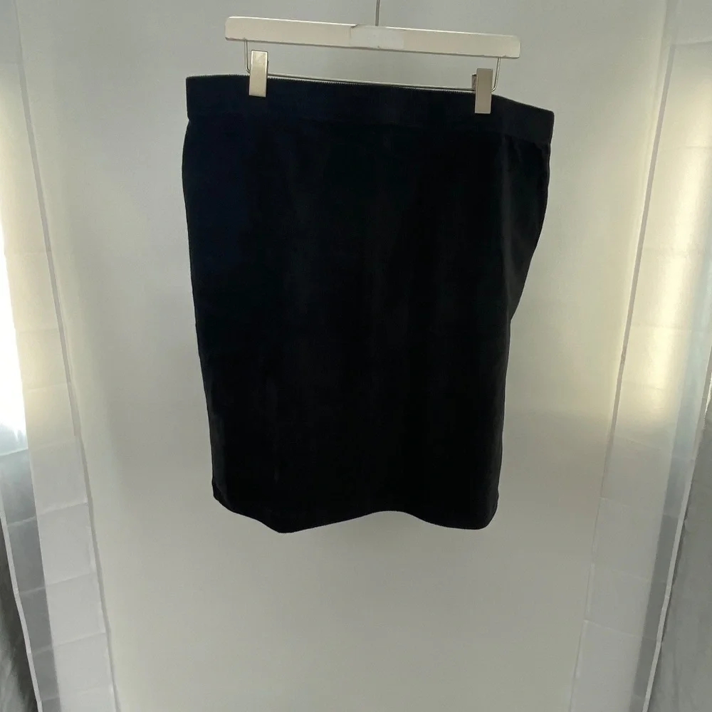 Lands’ End Black corduroy Skirt Size Large 14-16 NWOT